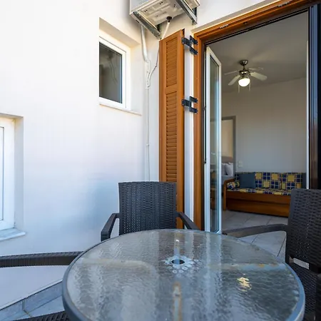 Mythos Suites-apollo Apartman *