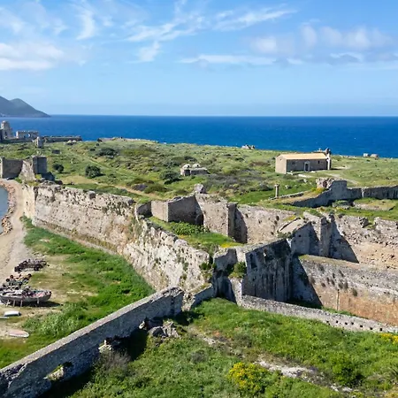 Mythos Suites-apollo * Methoni (Messenia)